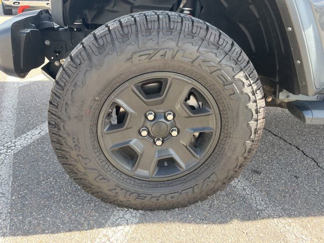 Used 2023 Jeep Gladiator Mojave w/ Cold Weather Group image 9