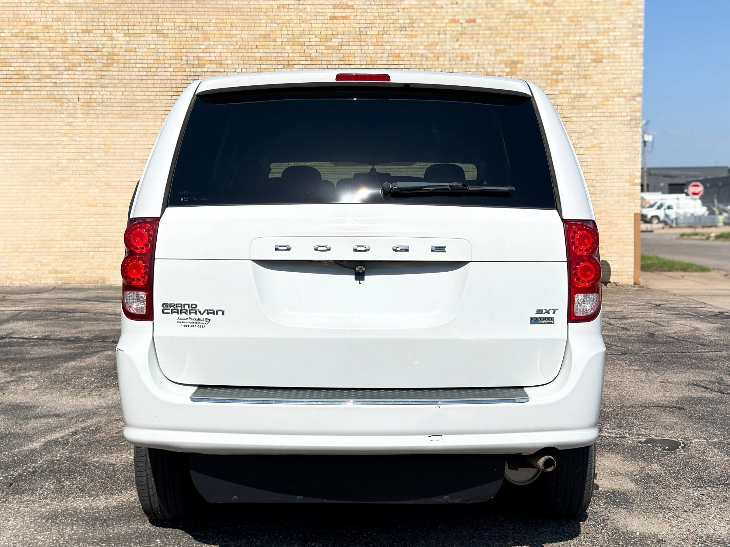 Used 2015 Dodge Grand Caravan SXT FWD image 6