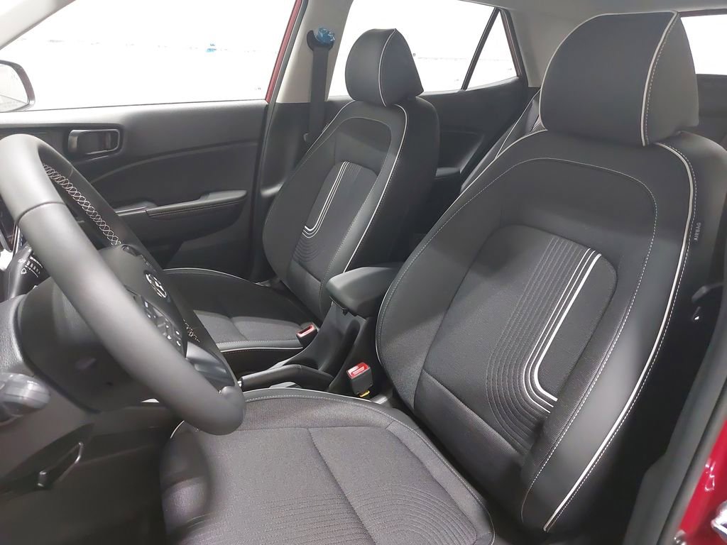 New 2025 Hyundai Venue Limited image 14