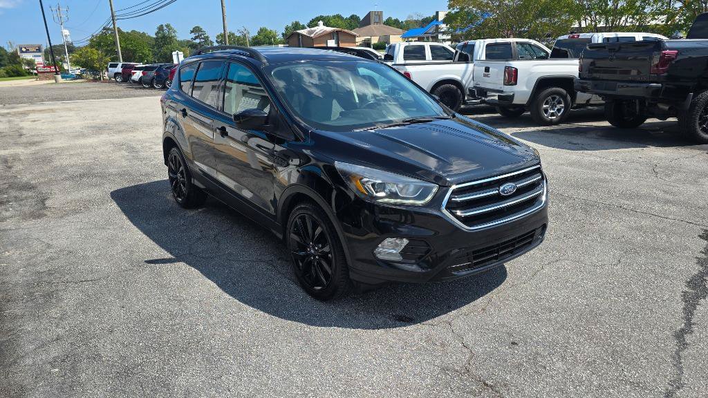 Used 2019 Ford Escape SE FWD image 3