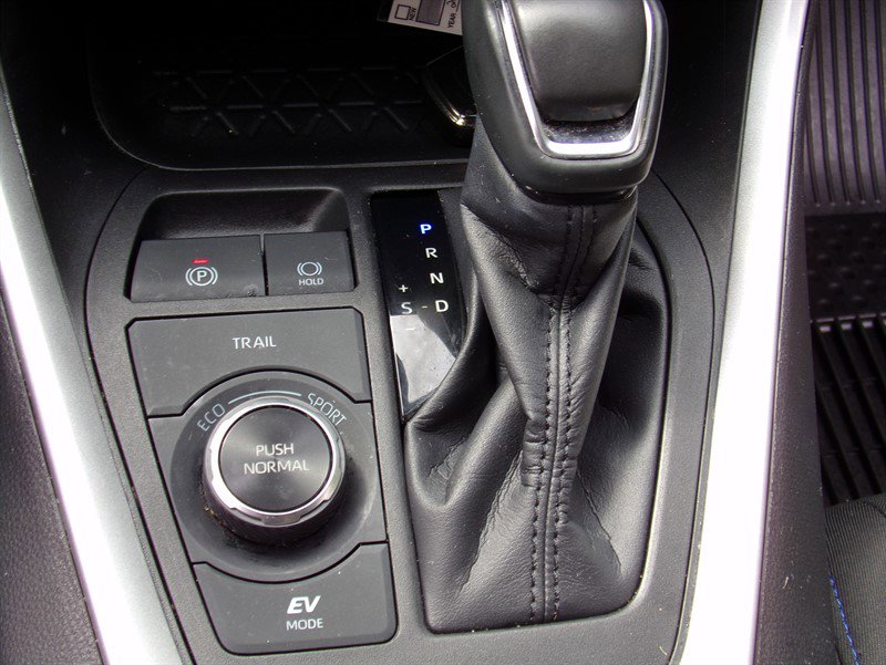 Used 2022 Toyota RAV4 SE image 43