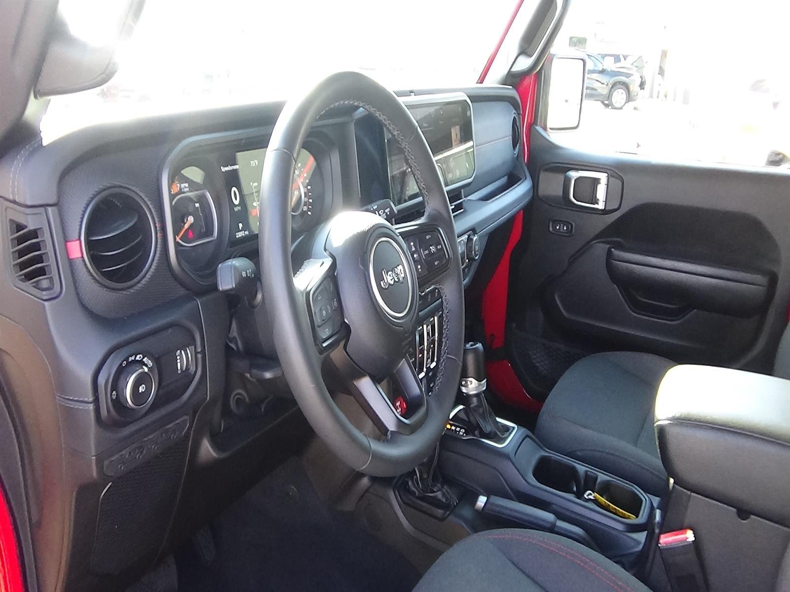 Certified 2025 Jeep Wrangler Unlimited Rubicon w/ Convenience Group AWD/4WD image 17