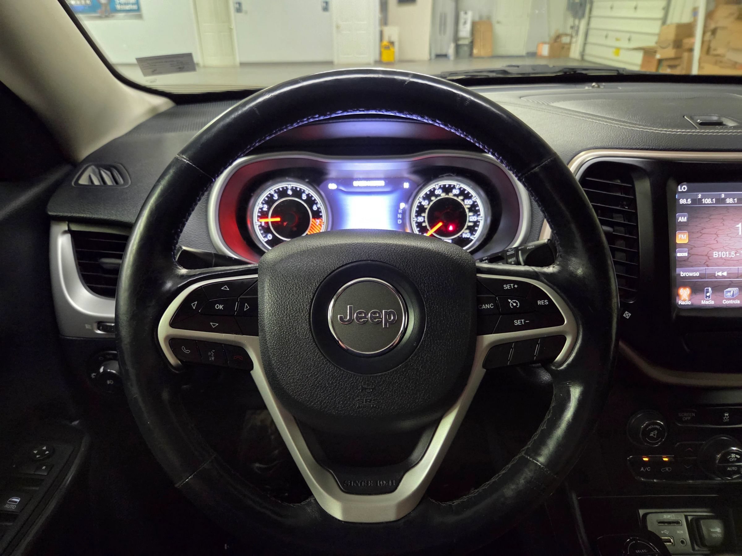 Used 2014 Jeep Cherokee Limited AWD/4WD image 18