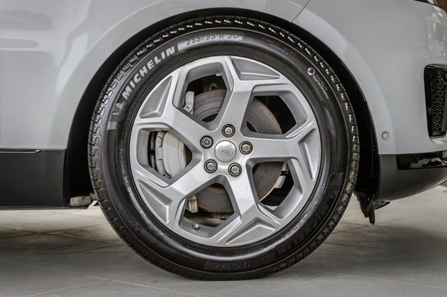 Used 2018 Land Rover Range Rover Sport HSE image 16