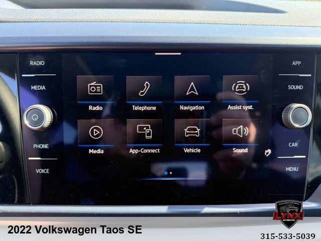 Used 2022 Volkswagen Taos SE w/ Panoramic Sunroof Package image 21