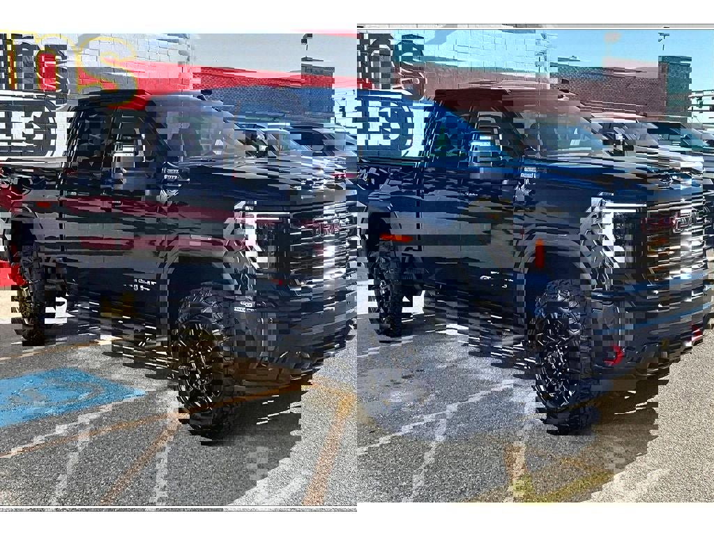 Used 2024 GMC Sierra 2500 AT4 image 12