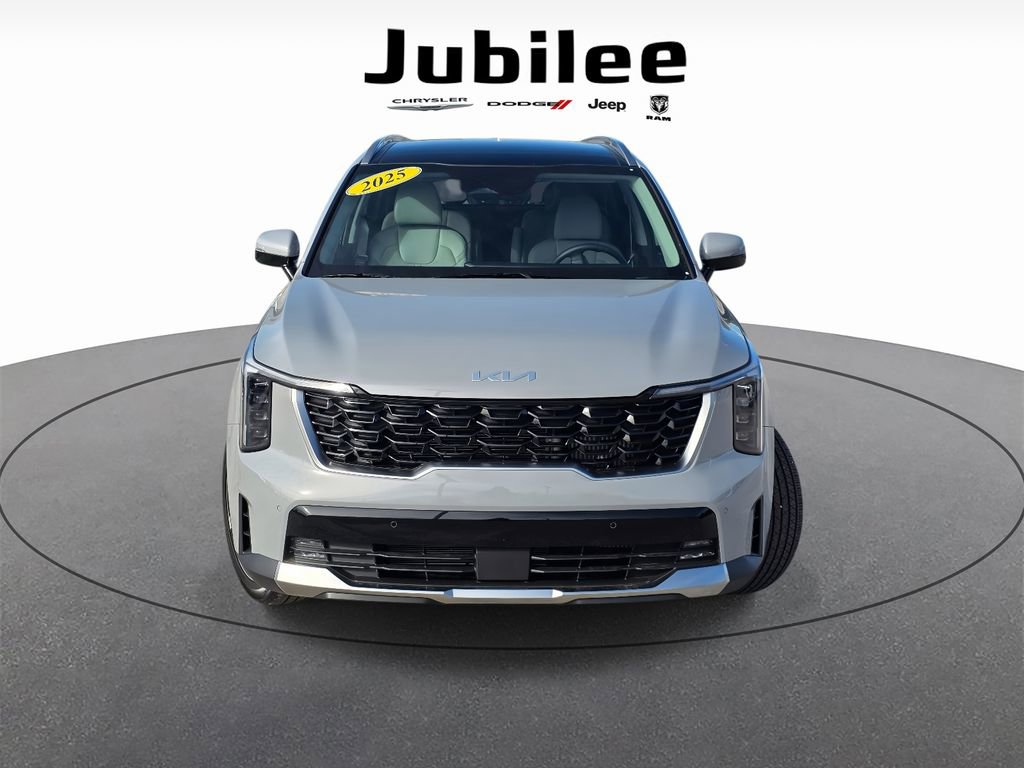 Used 2025 Kia Sorento EX w/ Panoramic Sunroof Package image 2