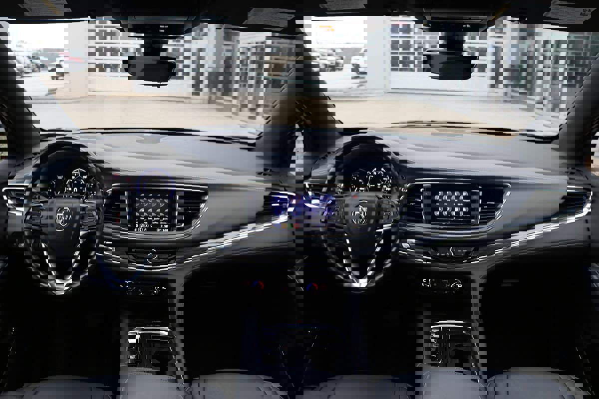 Used 2022 Buick Enclave Premium w/ Experience Buick Package image 12