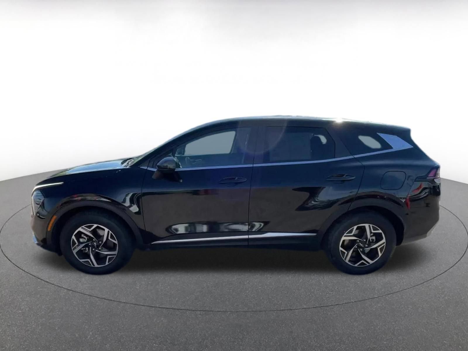 Used 2025 Kia Sportage LX FWD image 9