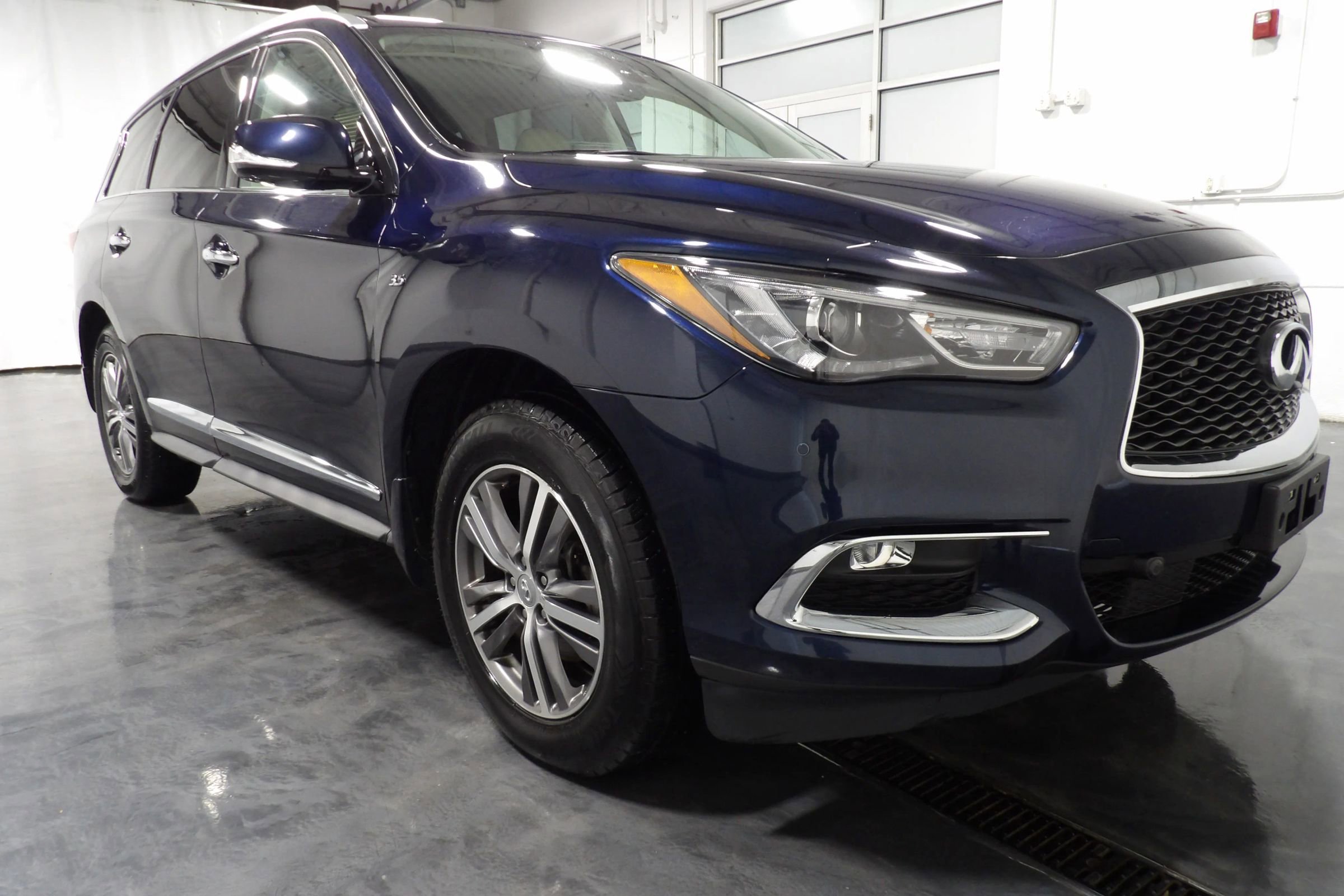 Used 2020 INFINITI QX60 Luxe w/ Essential Package AWD/4WD image 2