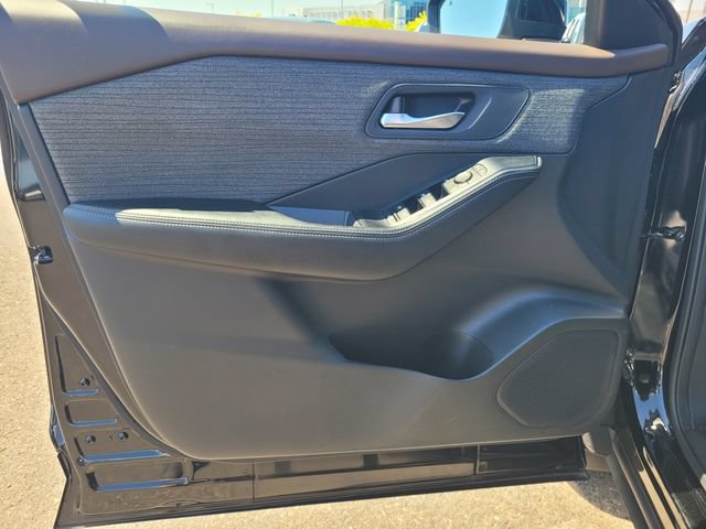 Certified 2023 Nissan Rogue SV FWD image 18