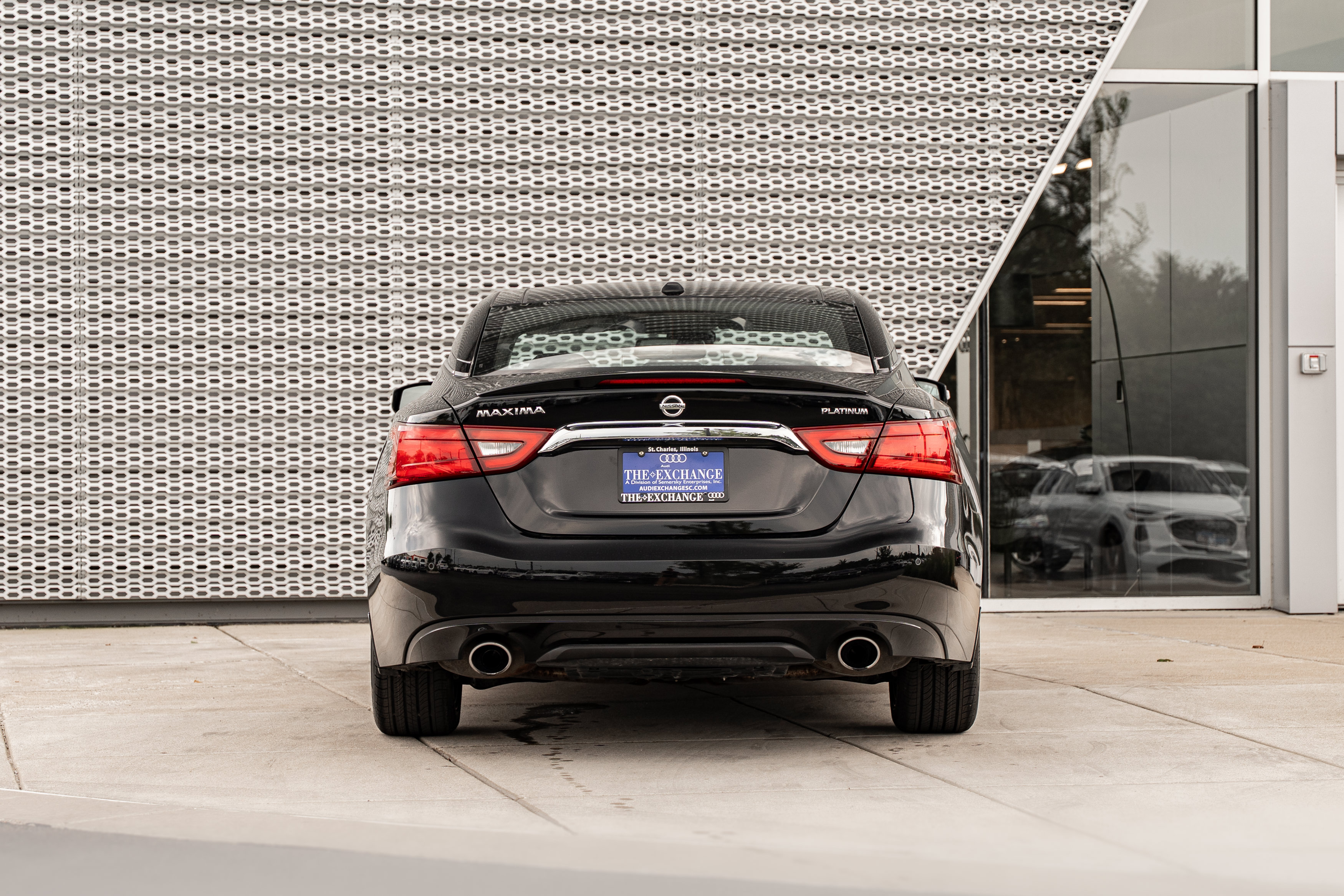 Used 2017 Nissan Maxima Platinum w/ Medallion Package FWD image 23