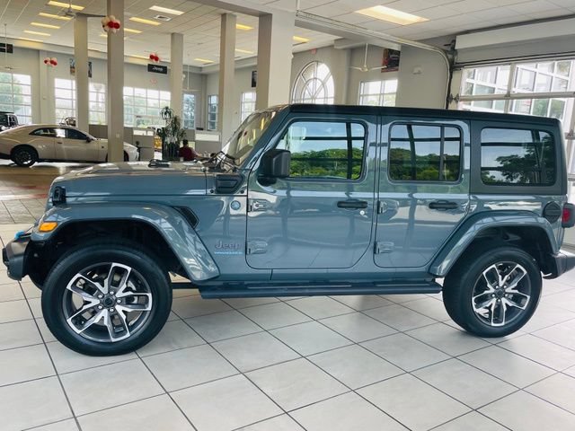 Certified 2024 Jeep Wrangler Unlimited w/ Convenience Group AWD/4WD image 5