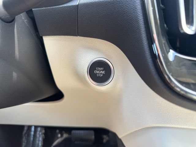 Certified 2023 Volvo XC40 B5 Plus w/ Climate Package AWD/4WD image 26