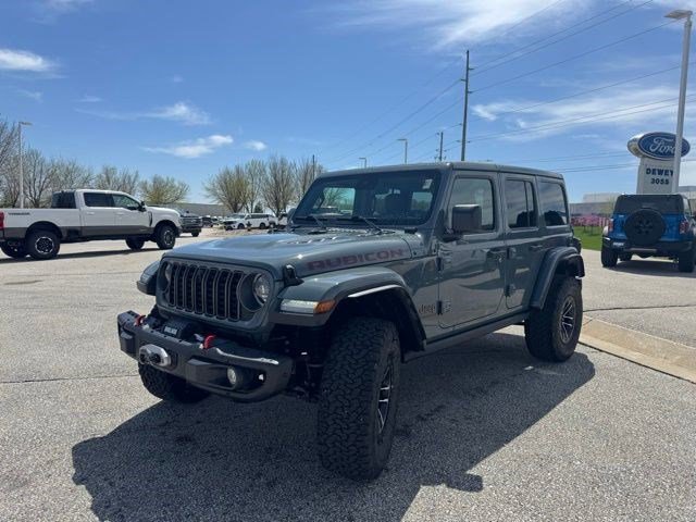Used 2025 Jeep Wrangler Unlimited Rubicon AWD/4WD image 3