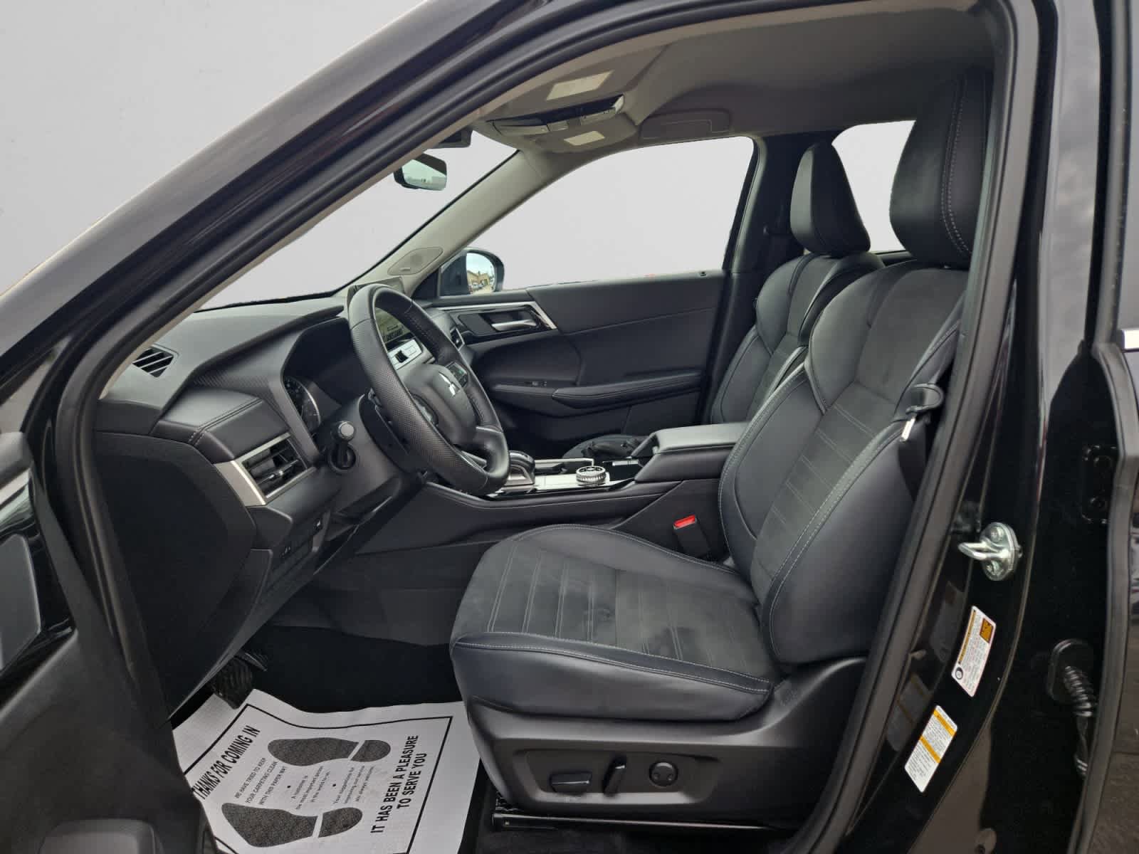 Used 2025 Mitsubishi Outlander SE AWD/4WD image 9