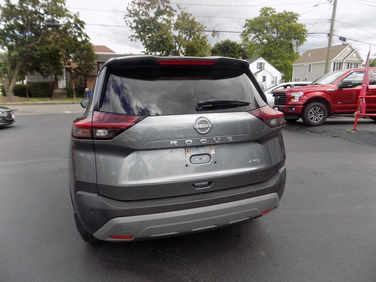 Used 2023 Nissan Rogue S AWD/4WD image 5