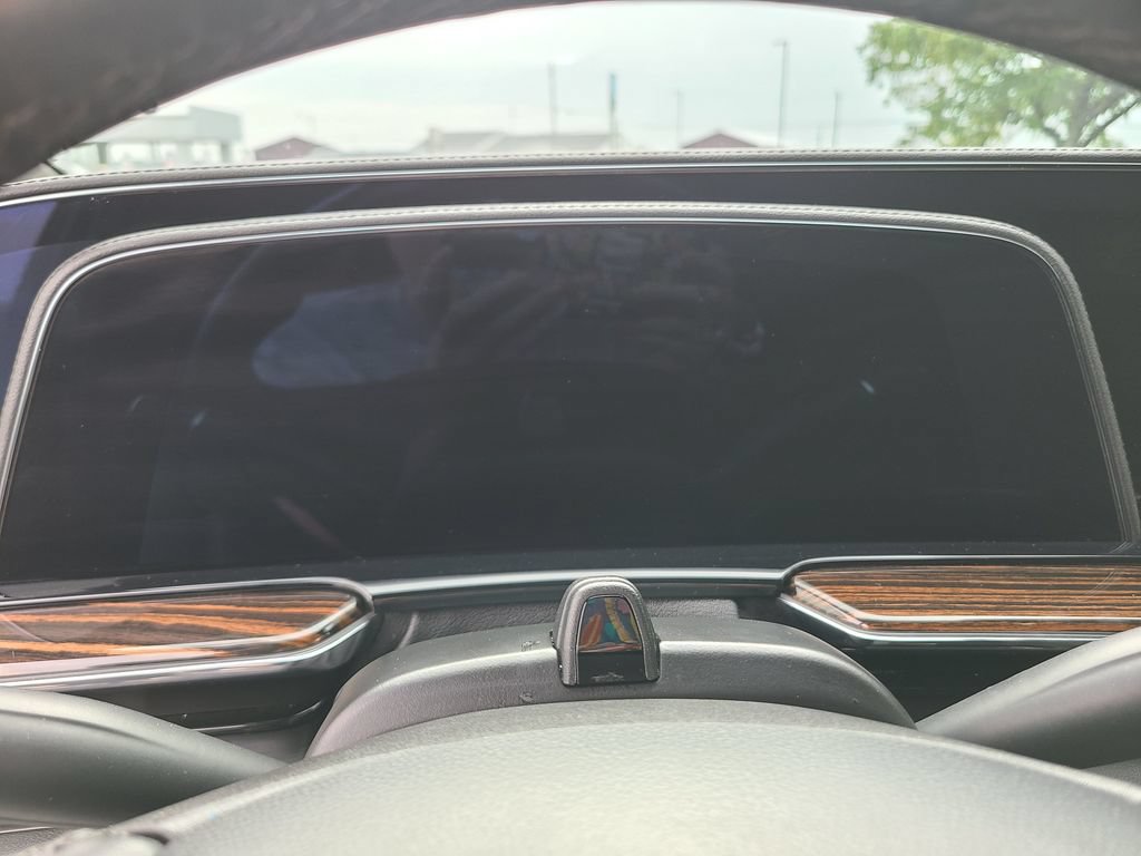 Used 2023 Cadillac Escalade ESV Premium Luxury AWD/4WD image 29