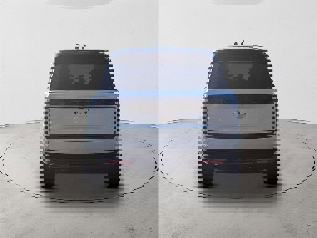 New 2025 Land Rover Range Rover SE image 6
