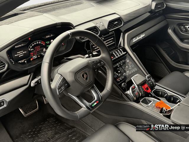 Used 2022 Lamborghini Urus image 11