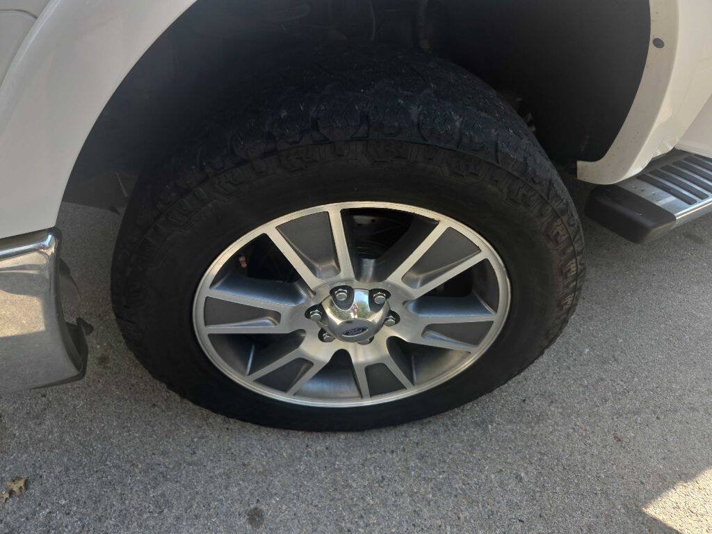 Used 2014 Ford F150 Lariat w/ Equipment Group 502A Luxury AWD/4WD image 13