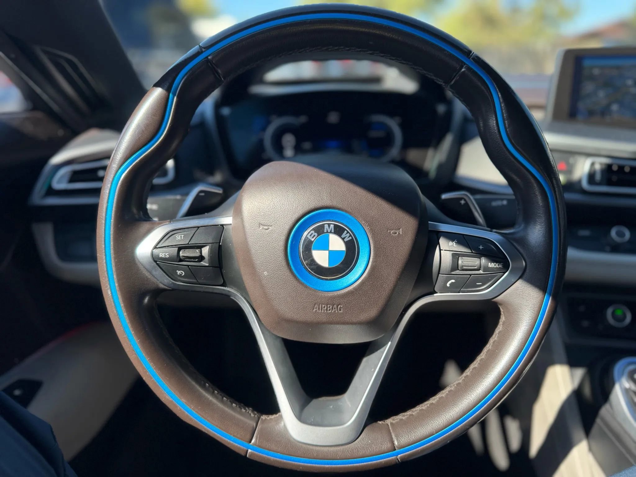 Used 2017 BMW i8 image 30