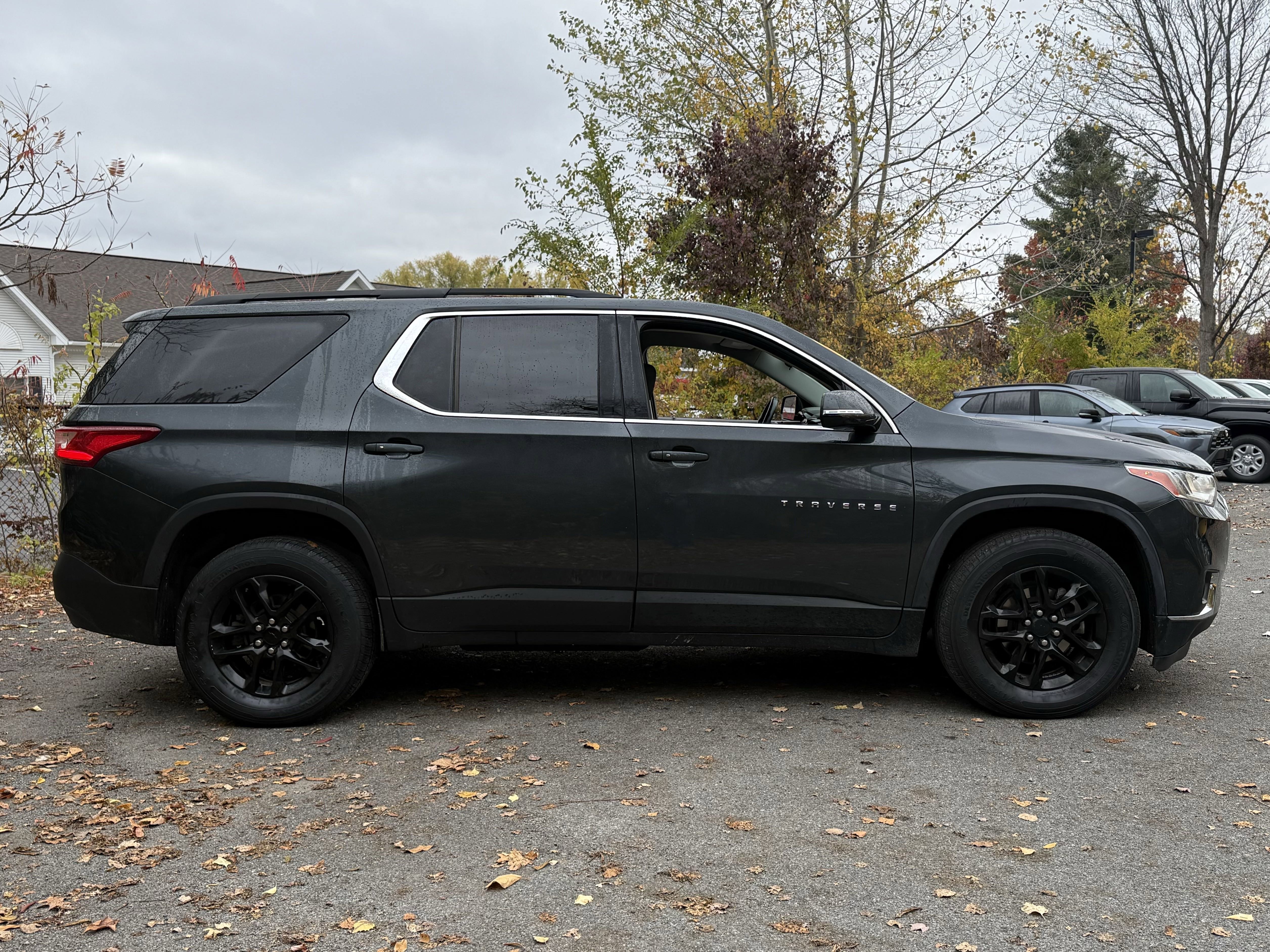 Used 2019 Chevrolet Traverse LT image 12