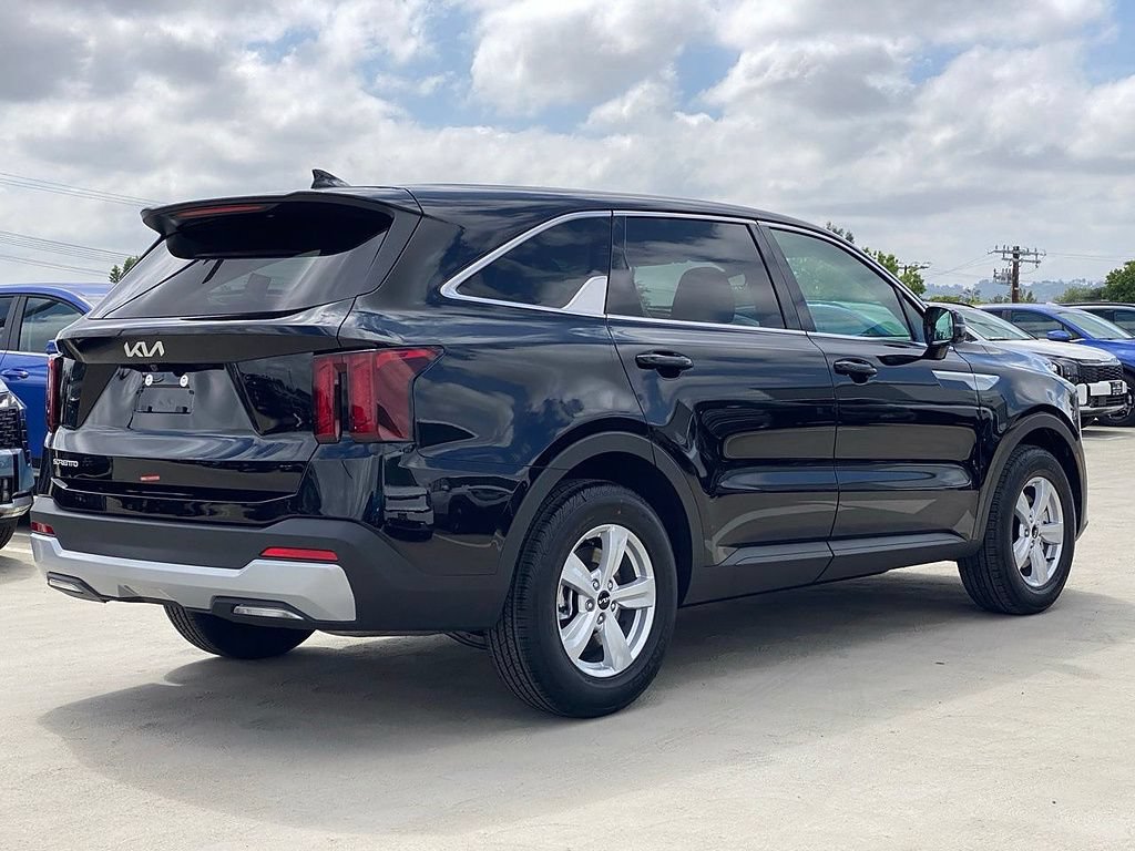 New 2026 Kia Sorento LX FWD image 4