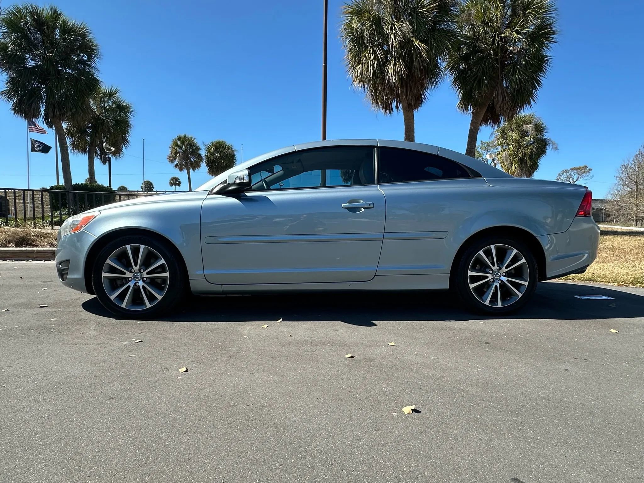 Used 2012 Volvo C70 T5 image 5