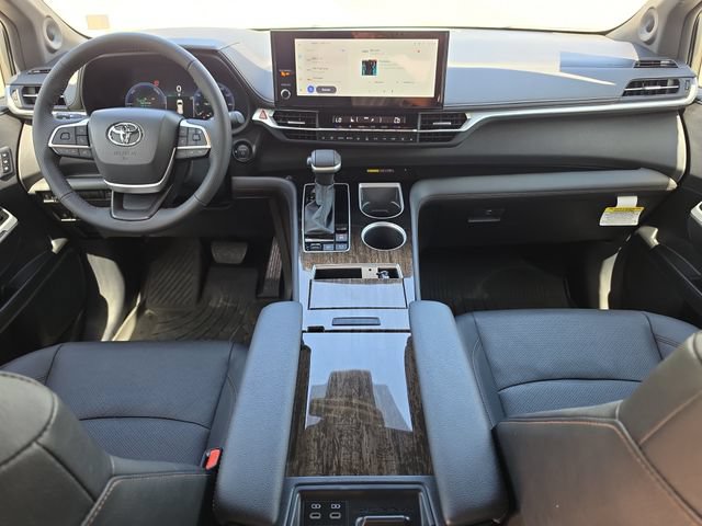Used 2026 Toyota Sienna Limited FWD image 8