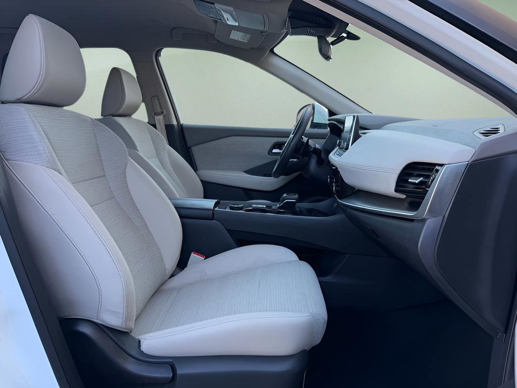 Certified 2022 Nissan Rogue SV image 15