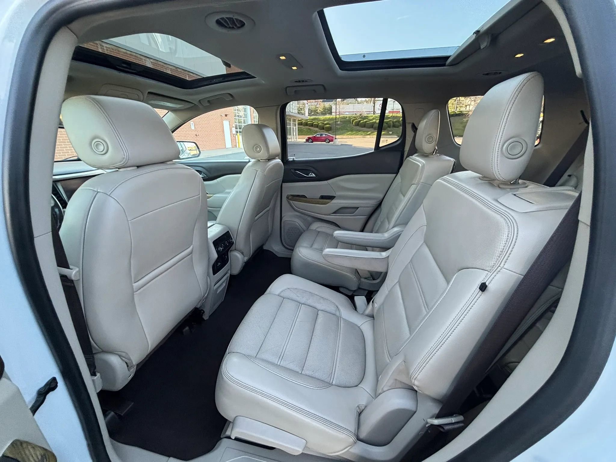 Used 2018 GMC Acadia Denali w/ Technology Package AWD/4WD image 22