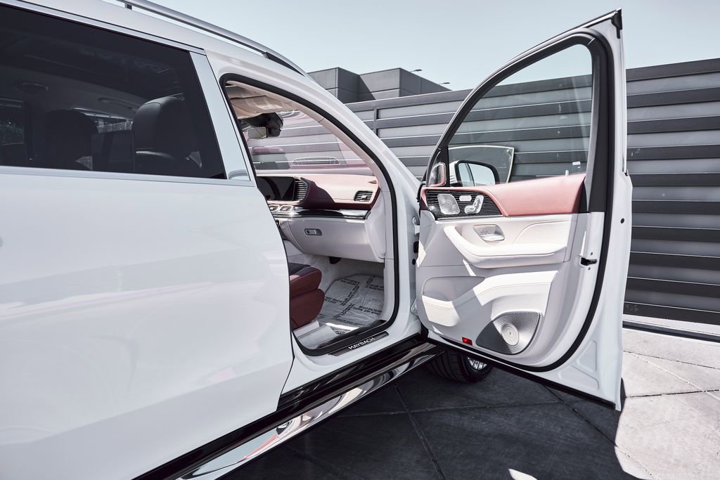 Used 2026 Mercedes-Benz Maybach GLS 600 4MATIC image 25