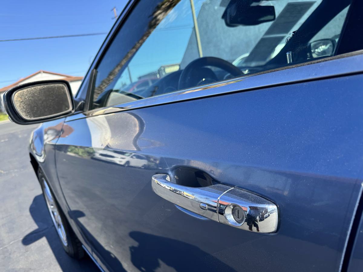 Used 2011 Chrysler 300 C RWD image 15
