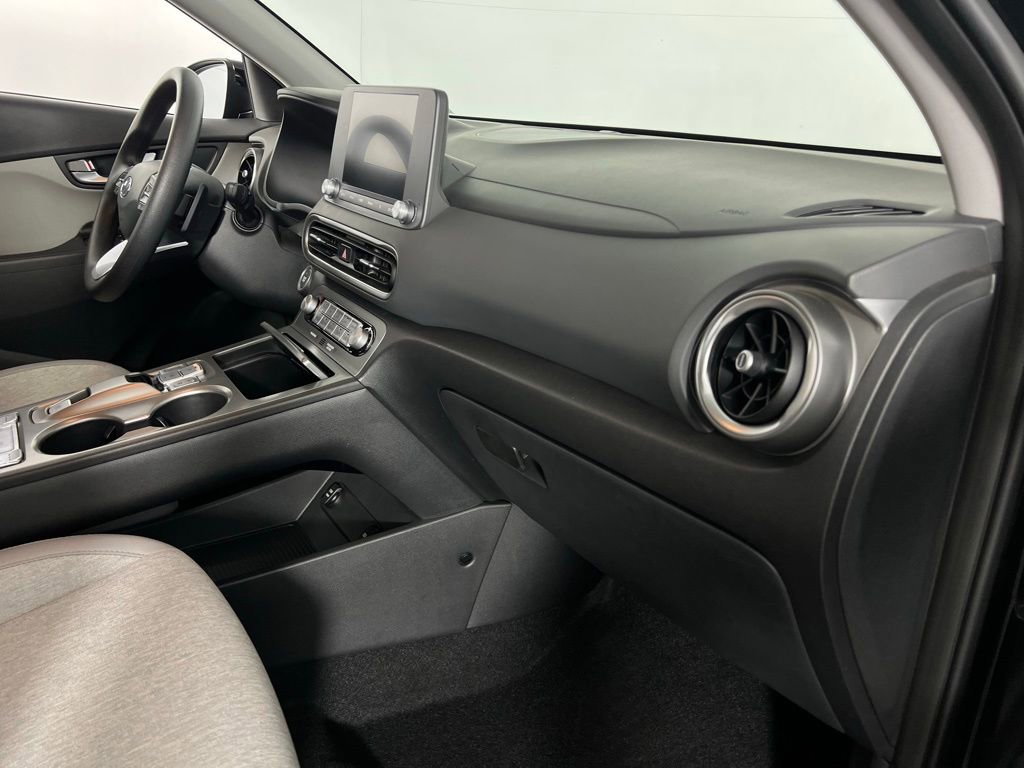 Used 2023 Hyundai Kona SE image 34