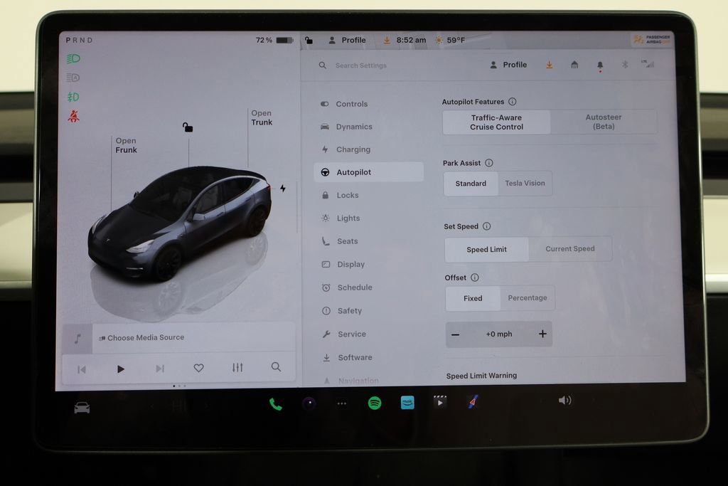 Used 2022 Tesla Model Y Long Range image 31