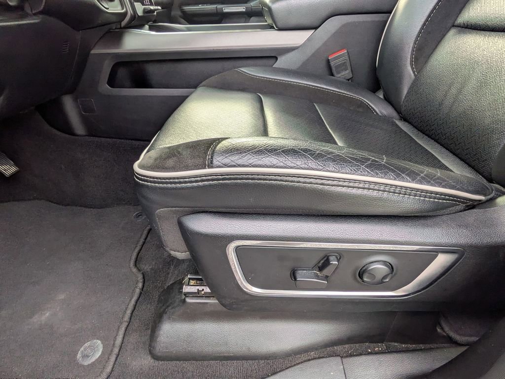 Used 2025 RAM 1500 Laramie image 15