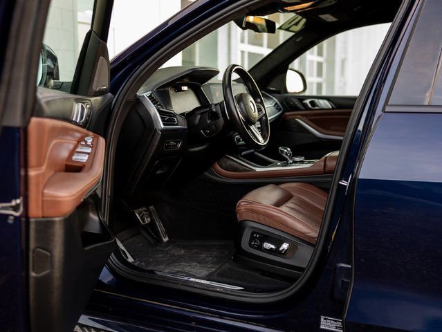 Used 2020 BMW X7 M50i image 34