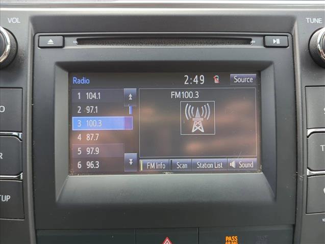 Used 2017 Toyota Camry SE w/ Protection Package (Q2) FWD image 11