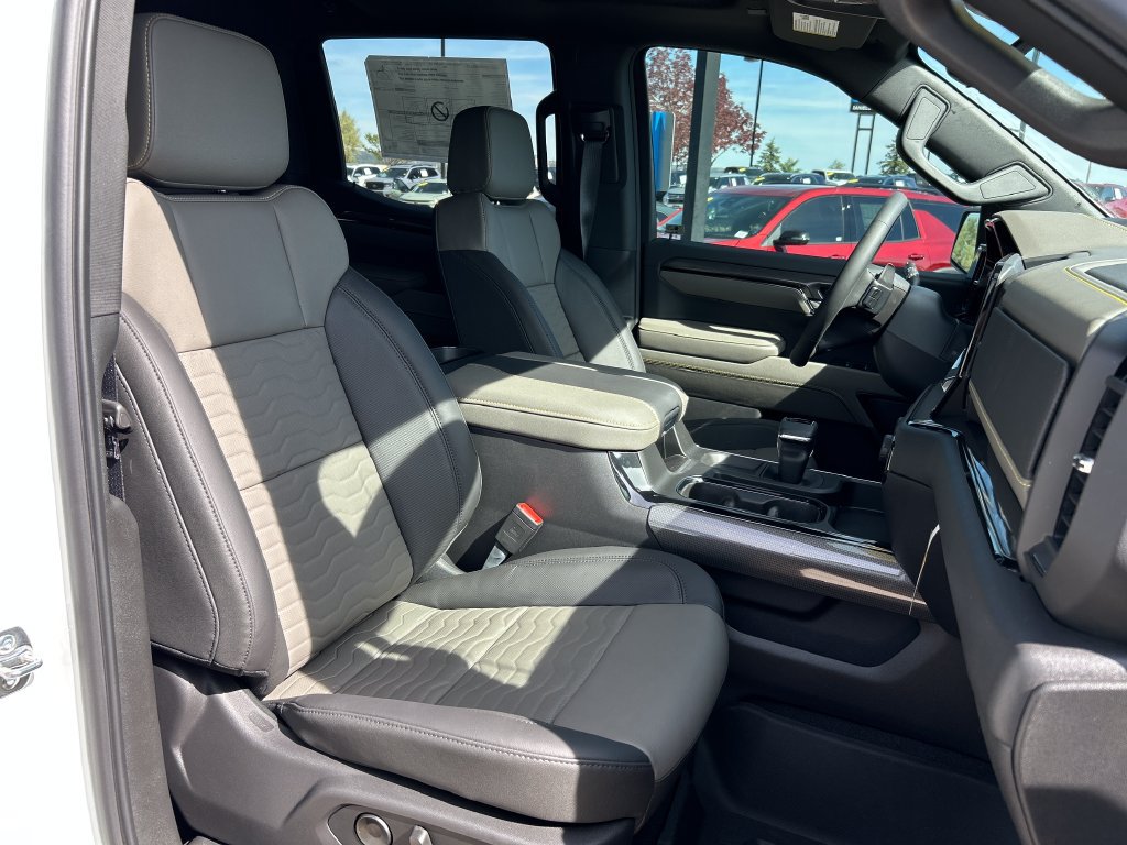 New 2026 Chevrolet Silverado 1500 ZR2 w/ LPO, Dark Essentials Package AWD/4WD image 18