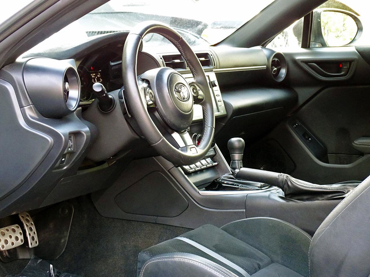 Used 2024 Toyota GR86 Premium RWD image 23
