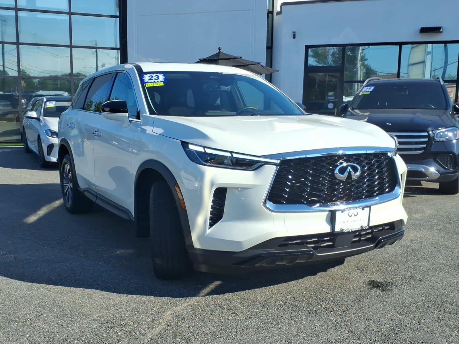 Certified 2023 INFINITI QX60 Pure AWD/4WD image 3