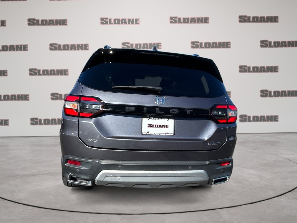 Certified 2024 Honda Pilot Touring image 4