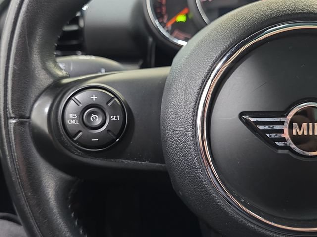 Used 2019 MINI Cooper Clubman ALL4 w/ Premium Package AWD/4WD image 16