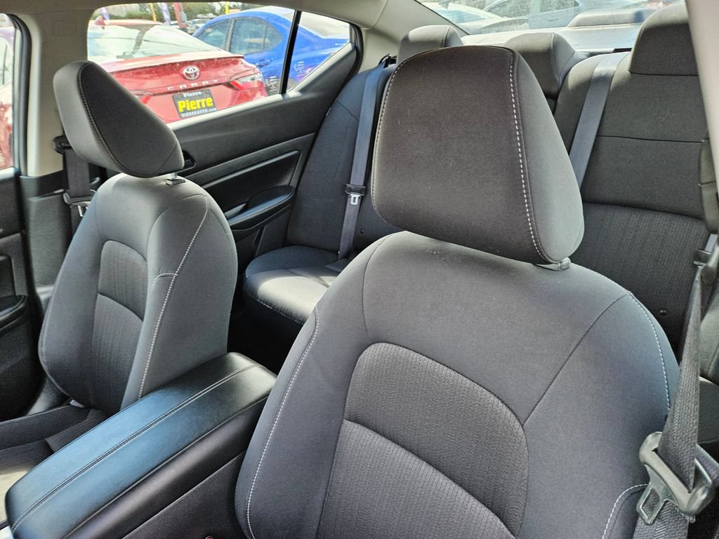 Used 2024 Nissan Altima 2.5 SV FWD image 17