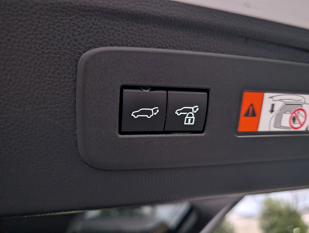 Used 2024 Lexus GX 550 image 11