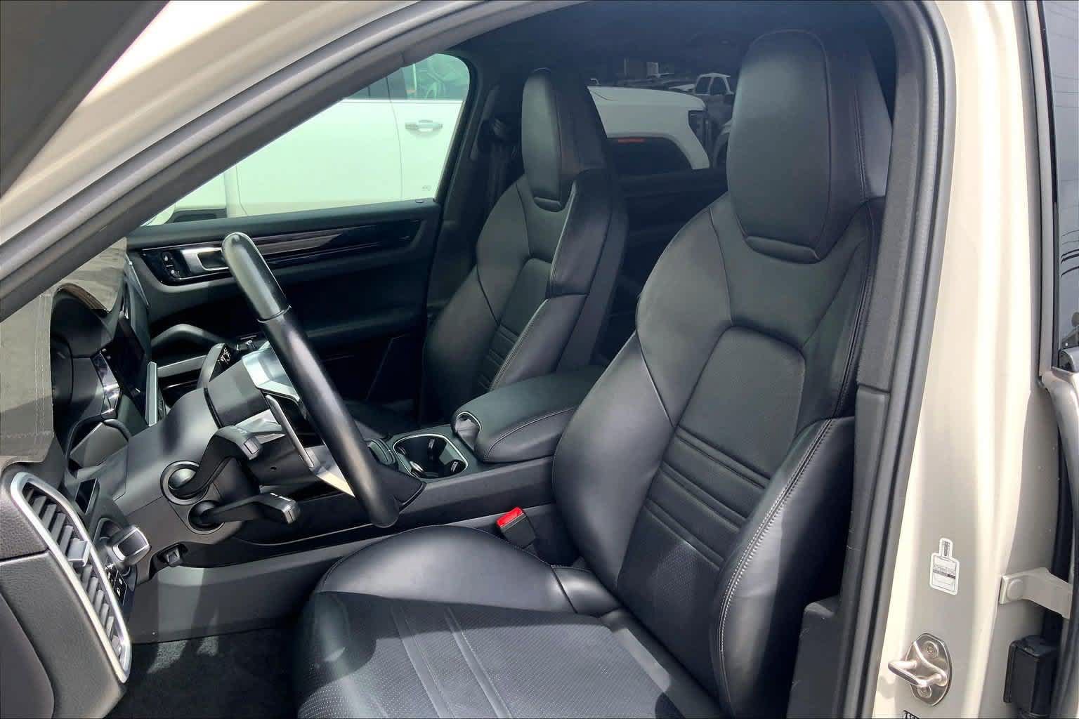 Used 2021 Porsche Cayenne S AWD/4WD image 11