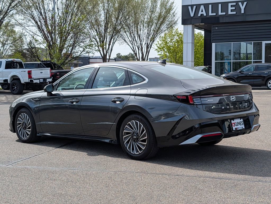 Used 2025 Hyundai Sonata SEL FWD image 6