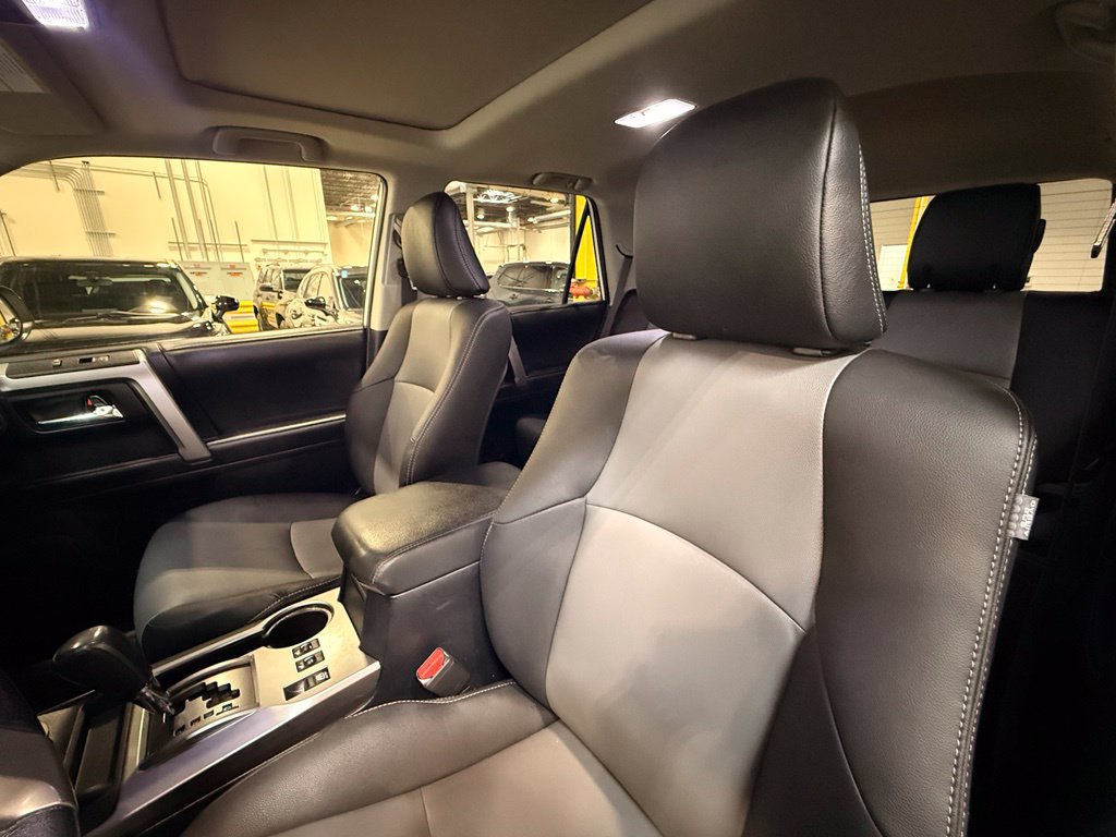 Used 2024 Toyota 4Runner SR5 Premium w/ Moonroof Package AWD/4WD image 19