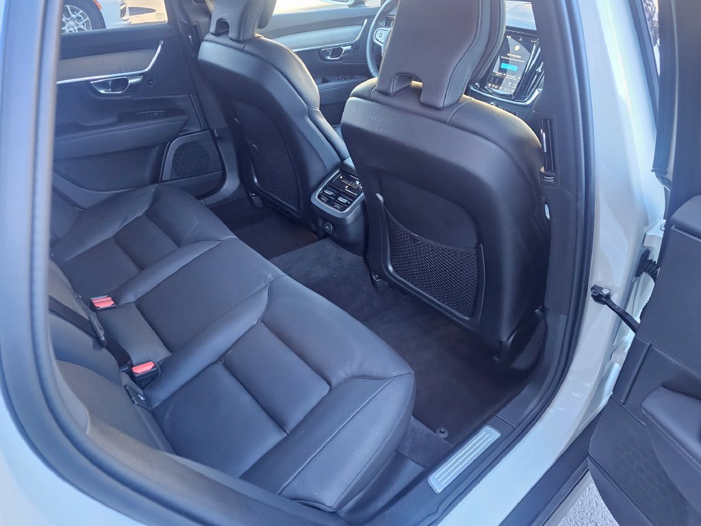 Certified 2025 Volvo V90 B6 Cross Country Plus AWD/4WD image 30